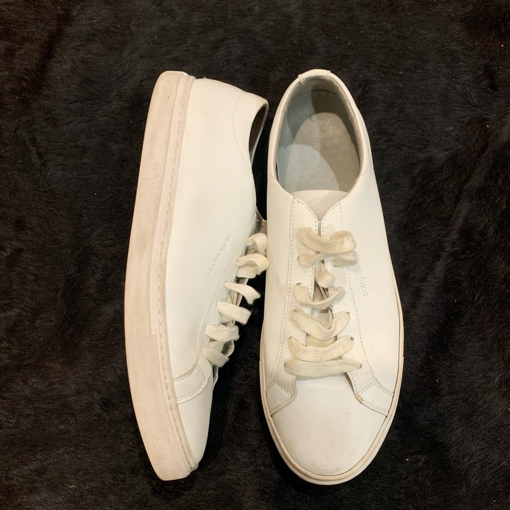Sully Wong Low Classic Sneakers (White) Sz 10